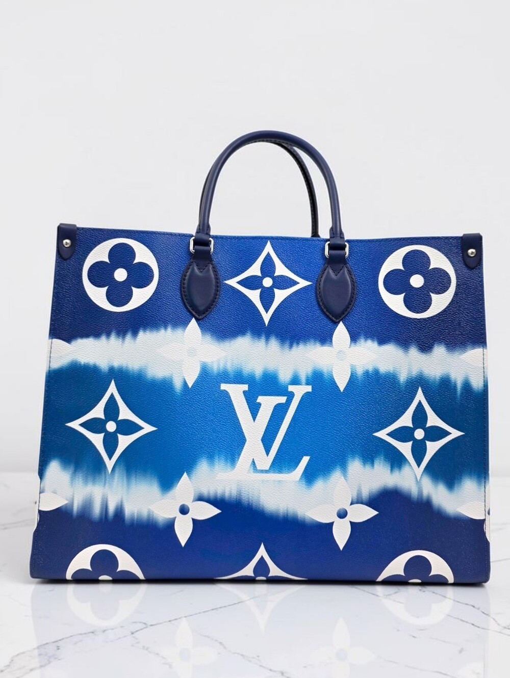Louis Vuitton Onthego GM Escale Bleu Limited Edition Tote Shoulder Bag - Picture 5 of 16